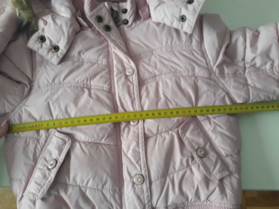 Kurtka zimowa  H&M dla dziewczynki. Kolor różowy. Rozmiar 104/110