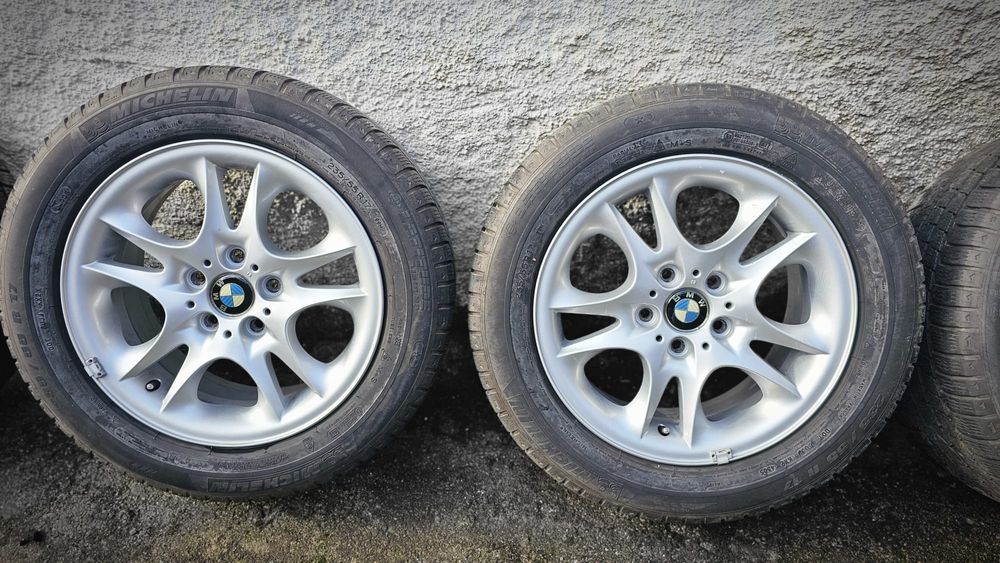 Jantes BMW com pneus 235/55 R17