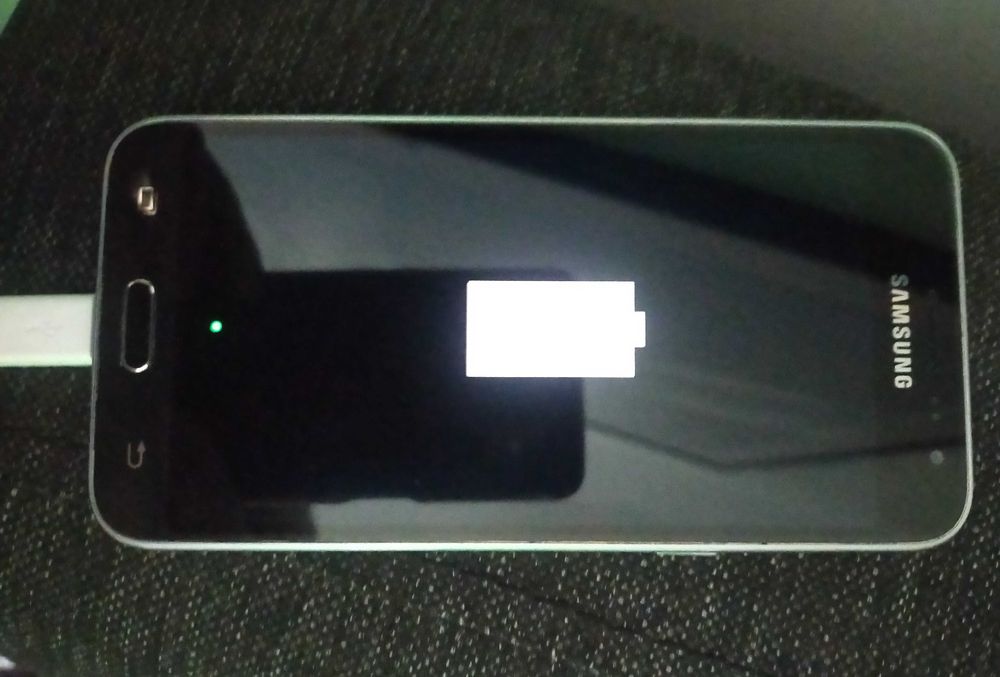 Smartfon Samsung Galaxy J3