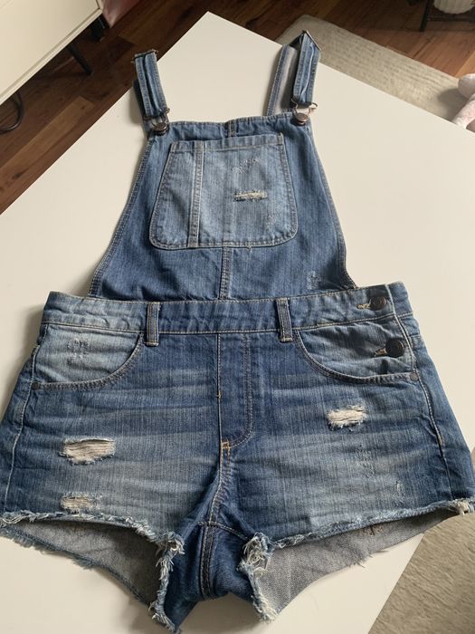 Ogrodniczki jeansowe Bershka