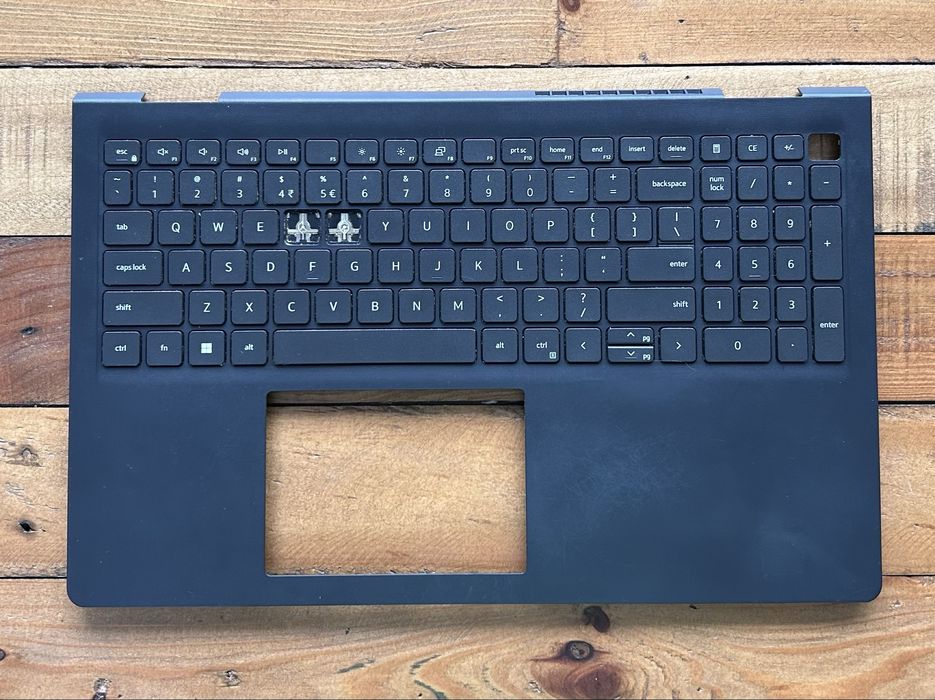 Palmrest klawiatura Dell Vostro 3520 3530 z USB C