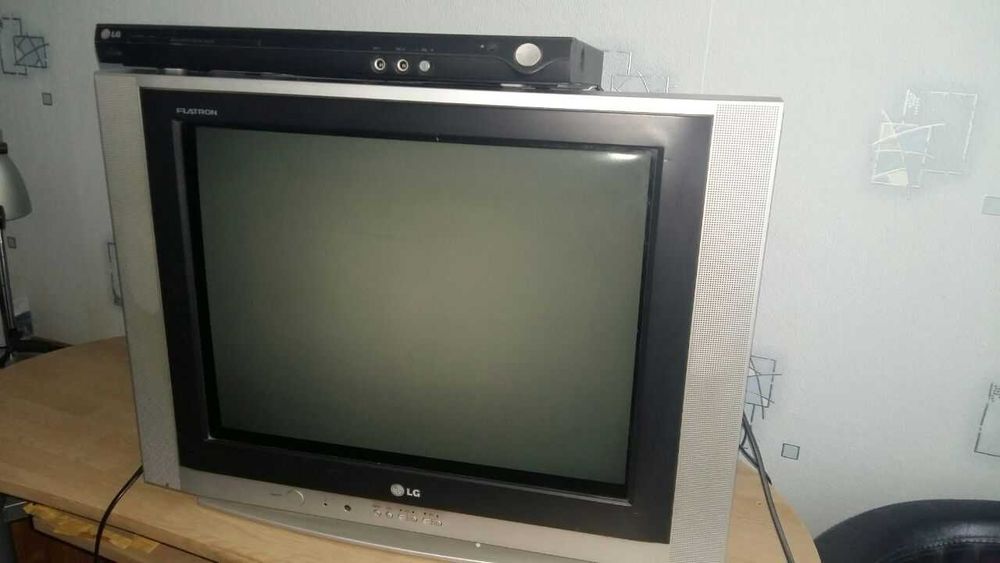 DVD- плеер с караоке LG DK 768