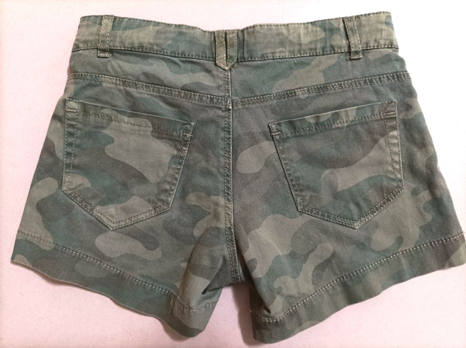 Calções para Menina em padrão Militar marca Mayoral (6 anos)