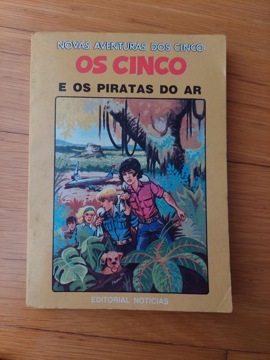 Livro "os cinco e os piratas do ar"