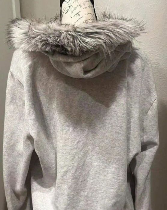 Женская укороченая кофта с мехом