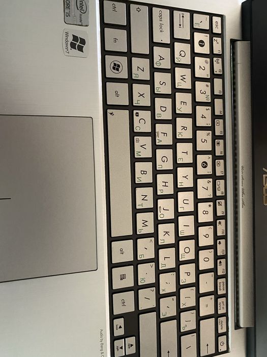 Asus 11,6ʼʼ, intel core i5  1,60 GHz, 4 Гб, 256 Гб