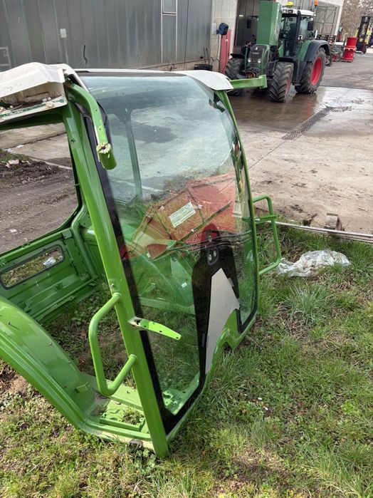 Kabina Fendt 724