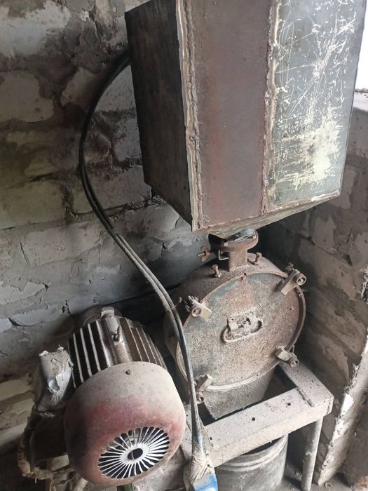 Продам ДКУ Зернодробилку