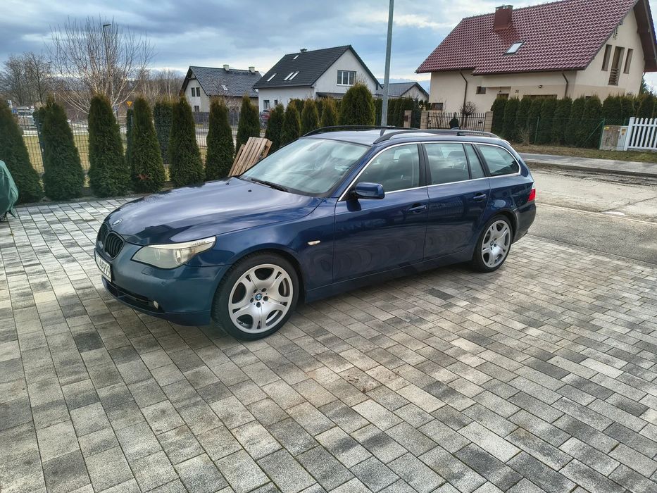 BMW Seria 5 BMW E61 525d - Hak, 19'