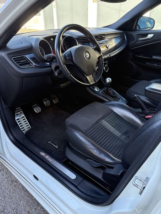 Alfa Romeo Giulietta 1.6 (pack quadrifoglio verde)