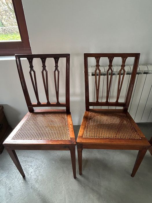 5 lindas cadeiras D Maria