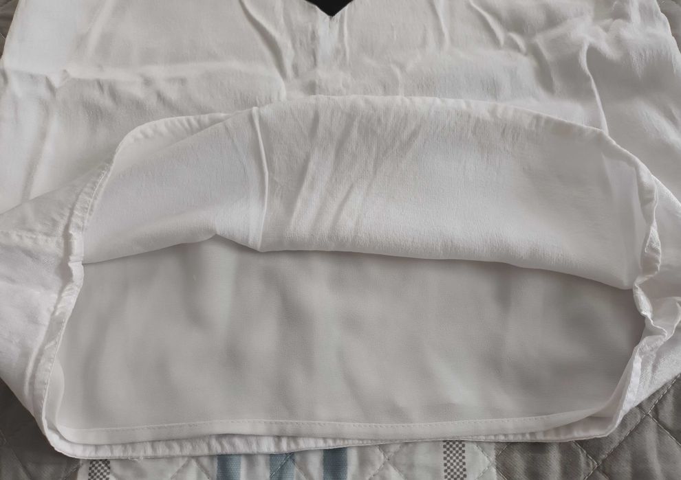 Blusa branca e preta - Mango