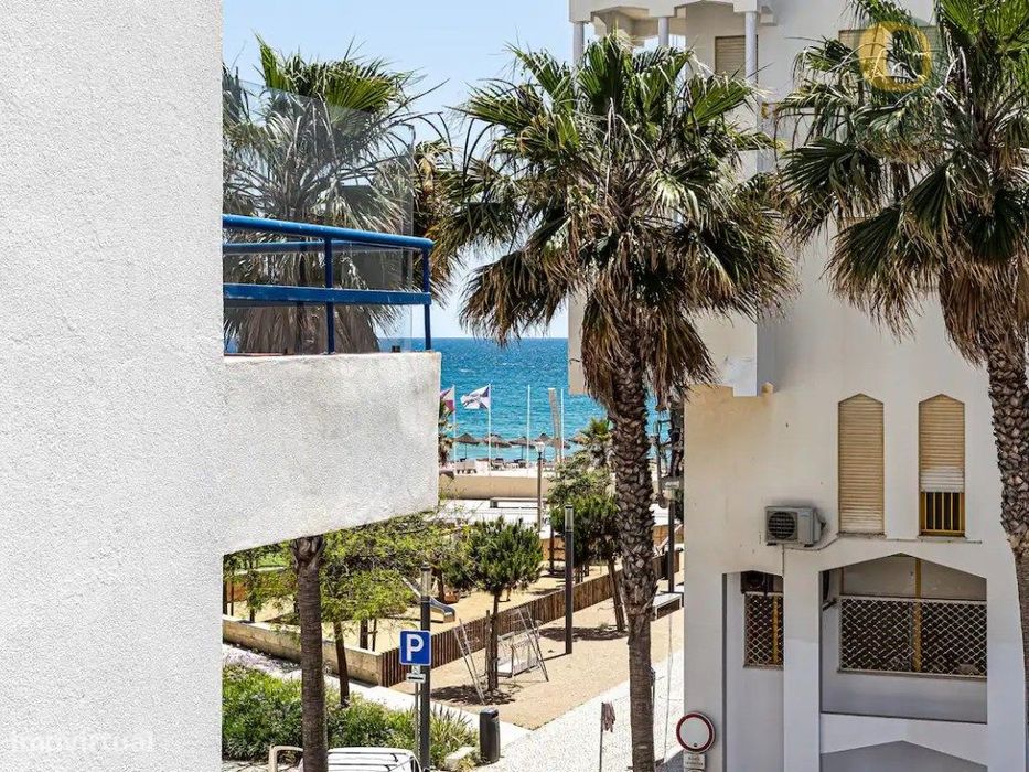 T2 renovado em Quarteira junto ao calçadão