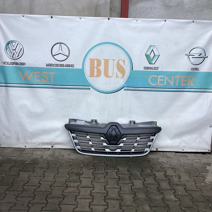 Решітка Радіатора Renault Master 2015р 2018р Рішотка