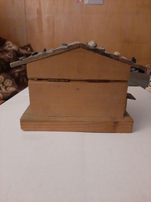 Vintage Chalet de madeira Reuge musical articulada