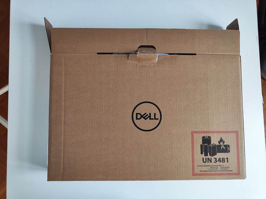 Laptop Dell vostro 15 3510 używany oryginalne opakowanie