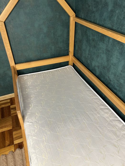 дитяче ліжко будиночок (з матрацом)