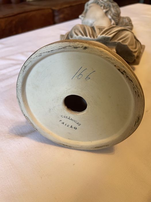 Estatueta Decorativa Clássica - Busto Feminino Grego-Romano