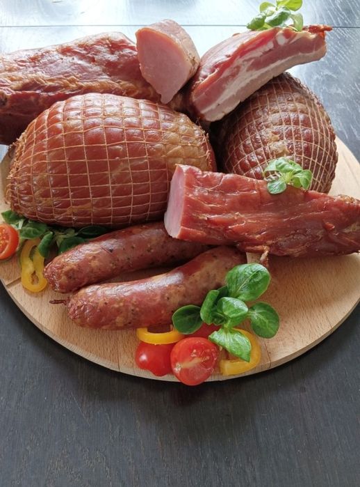 wędliny domowe wędzone drewnem owocowym i olchowym