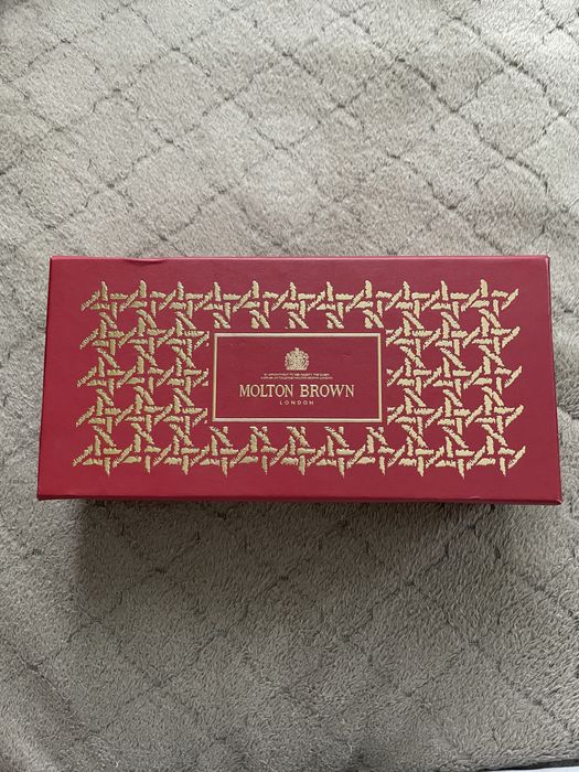 Геоь для душу Molton Brown Festive Bauble Collection,