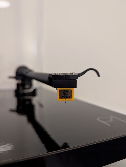 Gira discos Rega P1 com Nagaoka MP110