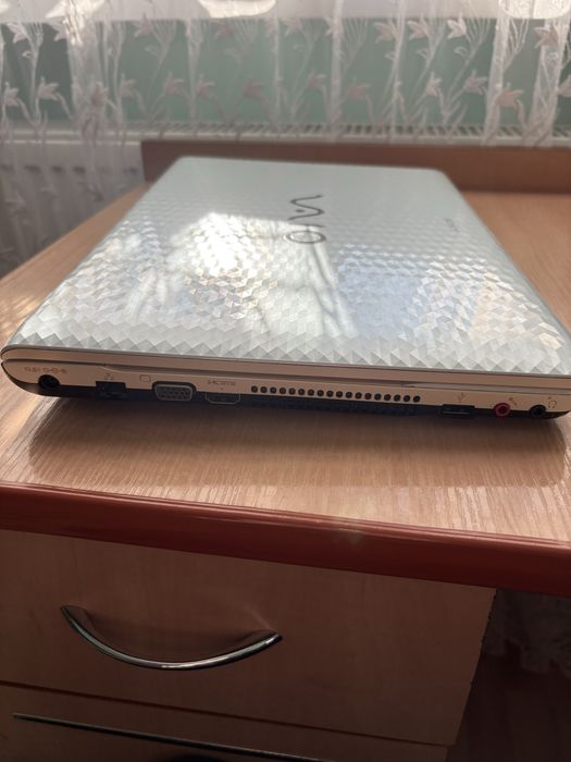 Ноутбук SONY VAIO pcg-71811v