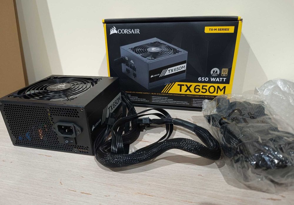 Fonte de alimentação Corsair TX650M