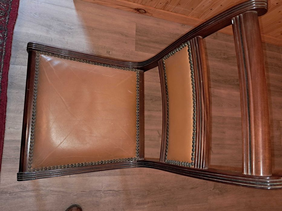 Mesa de jantar com 4 cadeiras