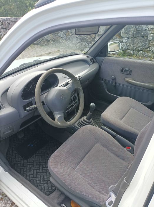 Vende Nissan Micra
