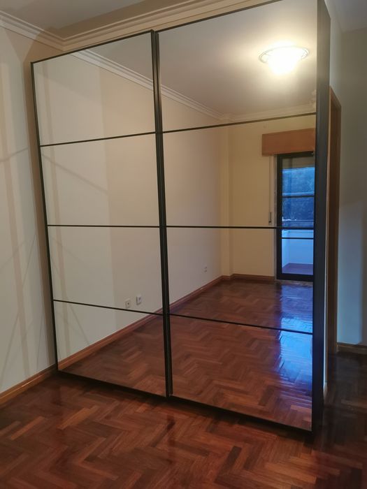 Roupeiro IKEA pax preto