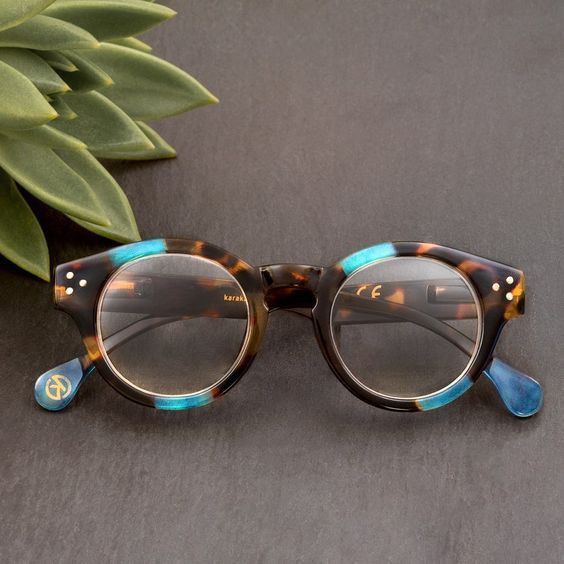 Óculos com lentes sem graduação