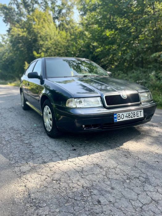 Продам Шкода Октавія тур 98 року випуску,з двигуном 1.6 акл