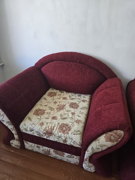 Продам диван і крісло
