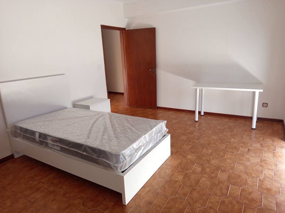 Quarto para arrendar