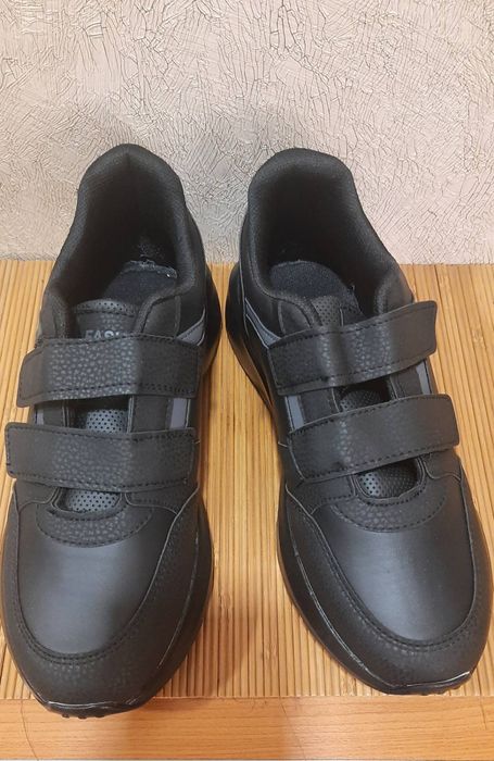 Жіночі кросівки 40р