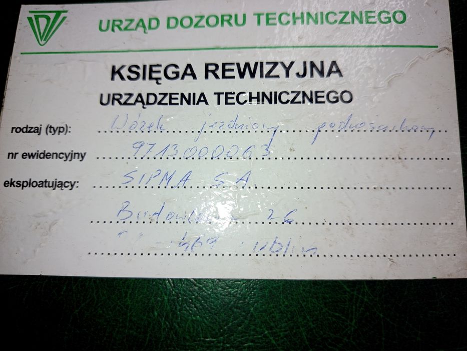 Wózek akumulatorowy masztowy