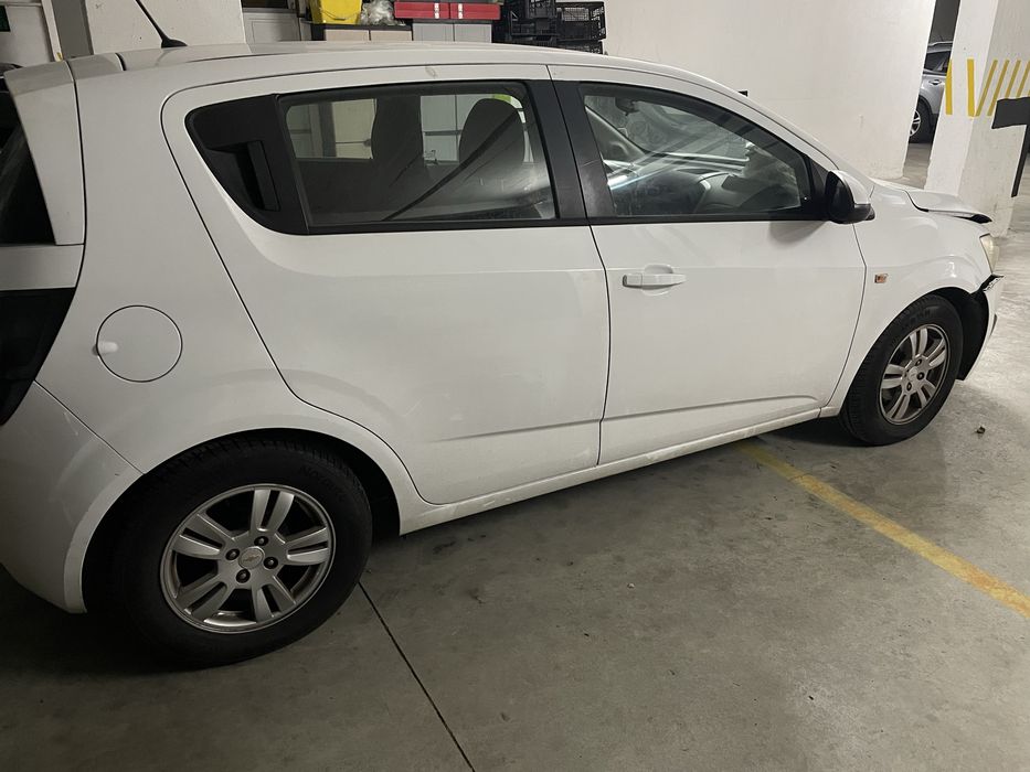 Chevrolet Aveo Salvado