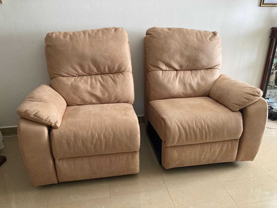 Dois cadeirões de sala pouco usados