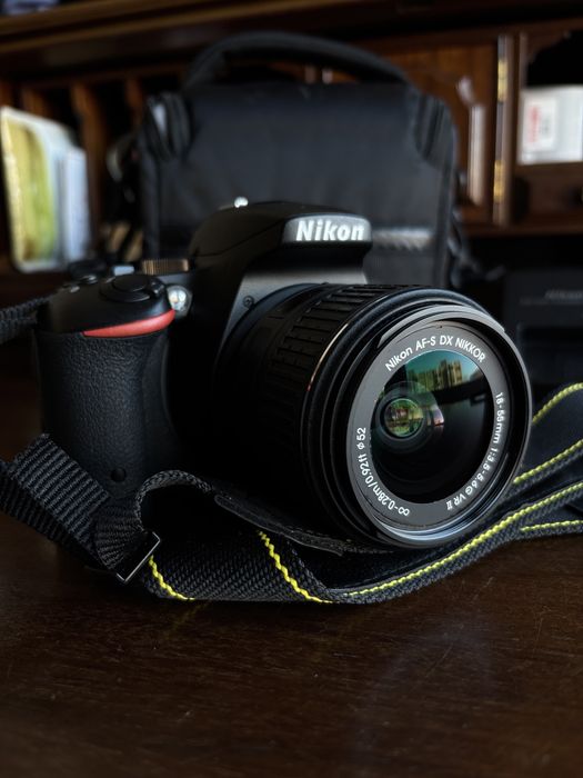 Nikon D5500 + Lente 18-55mm VR II | Wi-Fi e Ecrã articulado Tátil