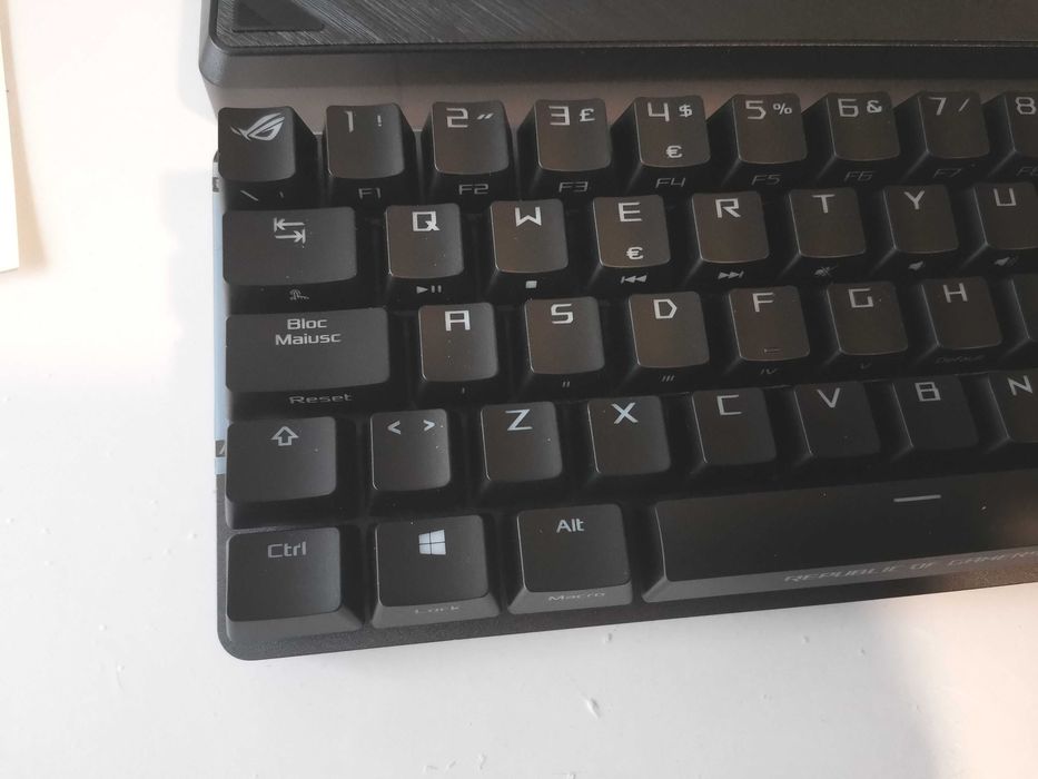 Klawiatura gamingowa ASUS ROG Falchion QWERTY IT Bezprzewodowa RGB