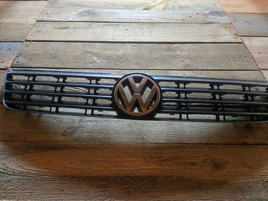 VW PASSAT B5 GRILL