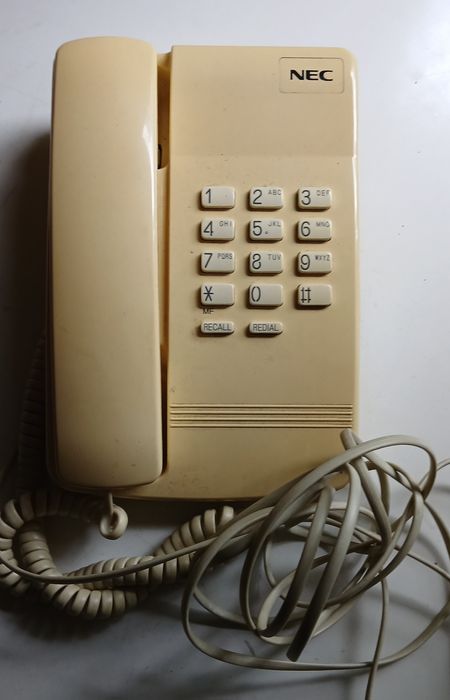 2 telefones fixos Siemens e Nec