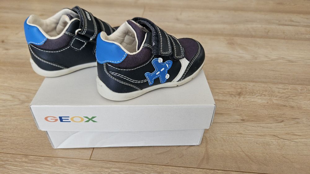 Buciki dziecięce Geox rozmiar 22