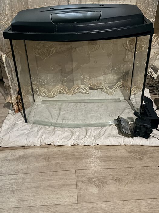 Продам акваріум на 80 літрів з фільтром в комплекті