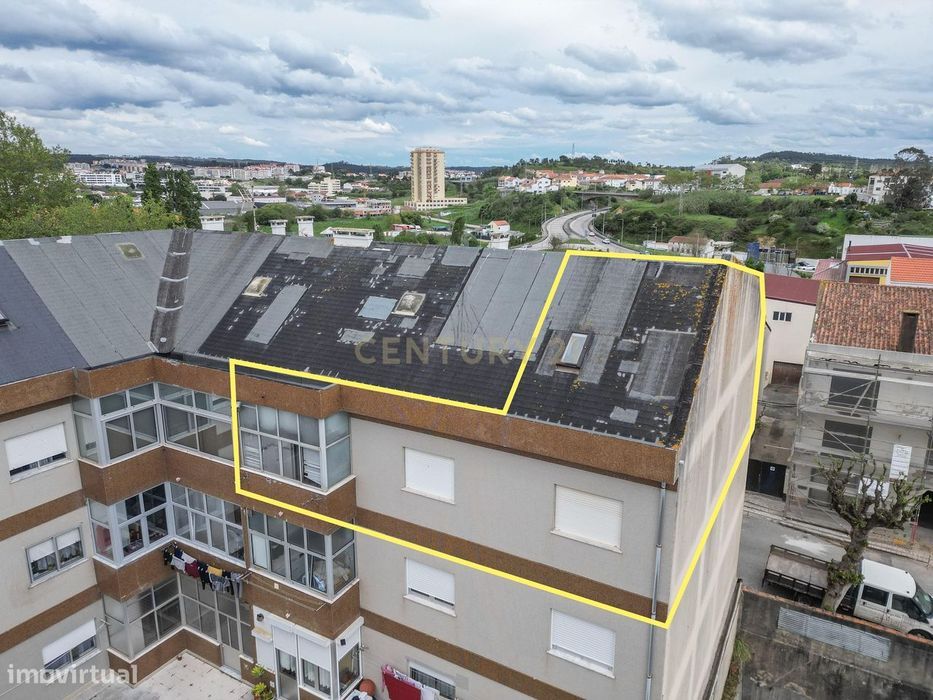 Apartamento T4+1 duplex com garagem no centro da cidade da Figueira da — Buarcos, Coimbra