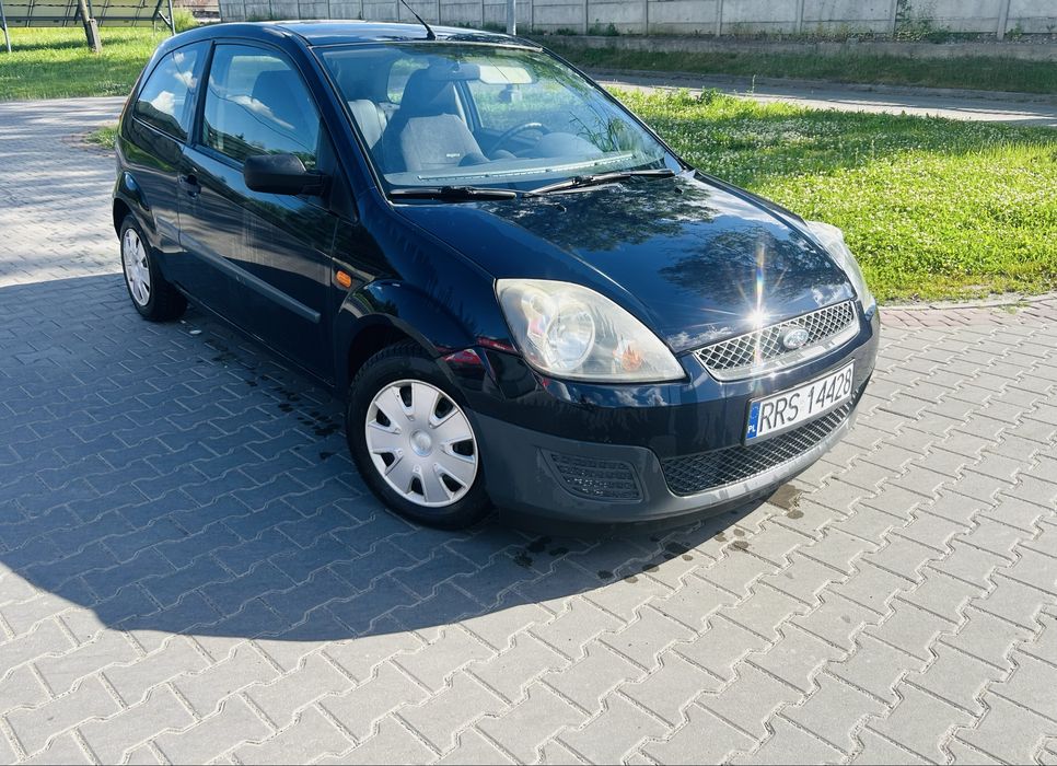 Samochód ford fiesta