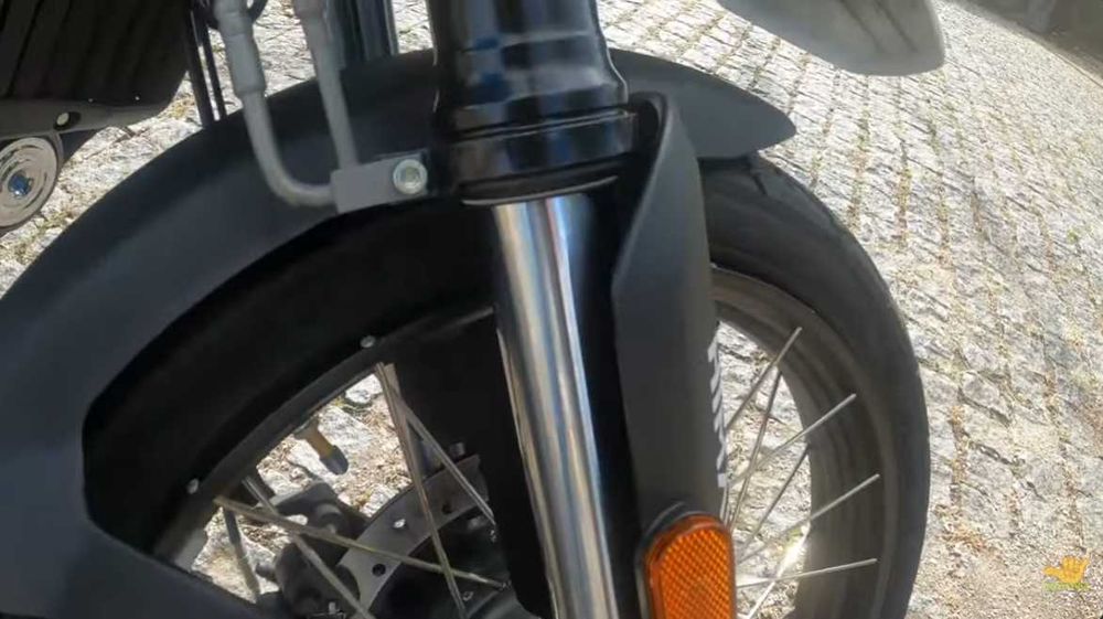 Royal Enfield  HIMALAYAN 450 Tubeless - 450 Kms