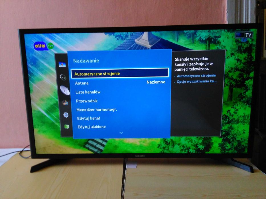 tv samsung 32 cali  UE32M5002AK Led  DVBT-2  HEVC , jak nowy