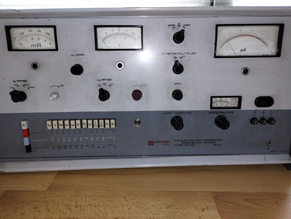 Unitra ZRK Tester tranzystorów średniej mocy XT-750 z PRL