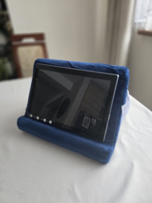 welurowa podstawka podkładka na tablet telefon dla dzieci do bajek